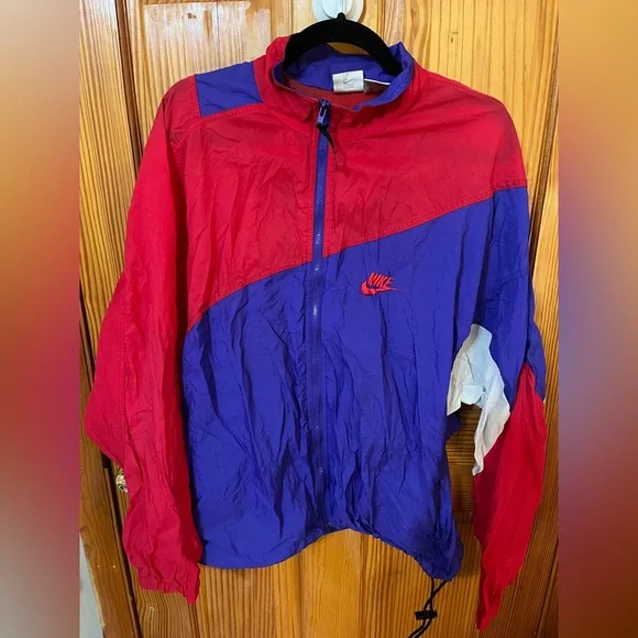 Vintage Unisex Nike Red and Purple Windbreaker - Picture 2 of 8